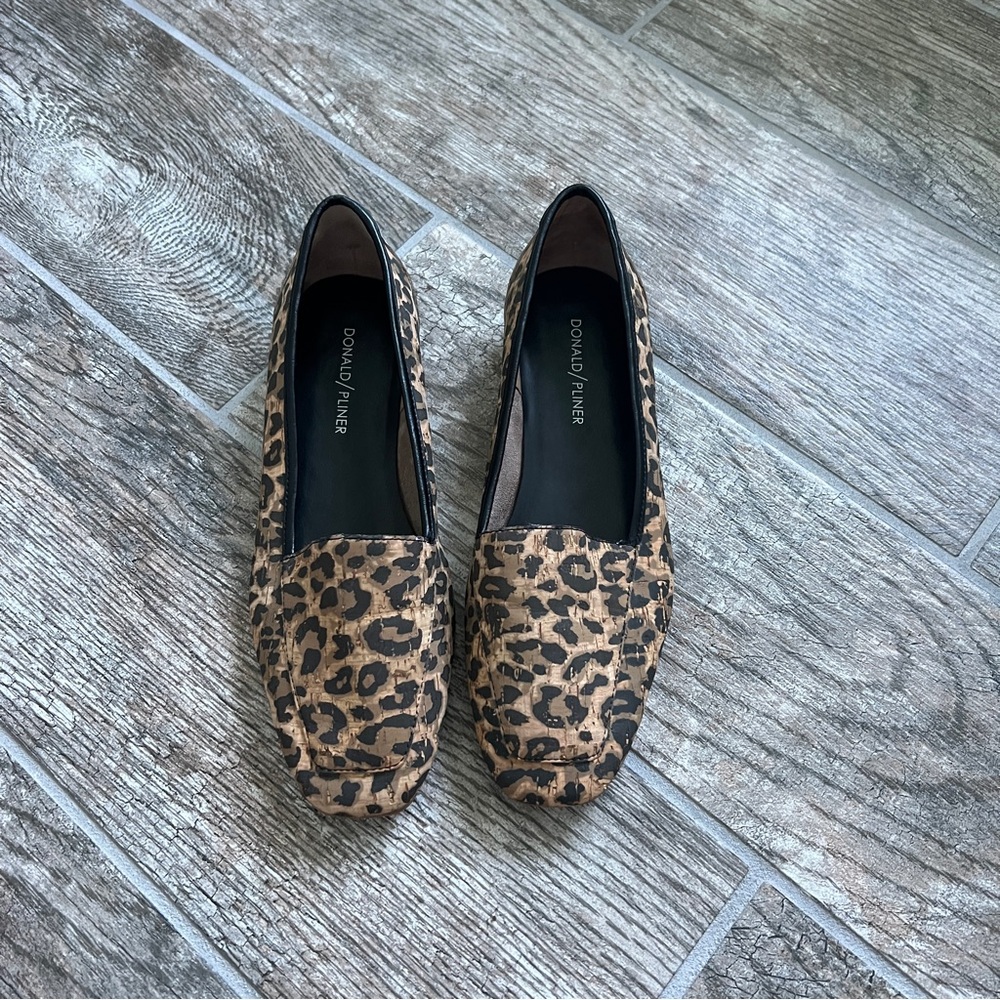 Donald J Pliner Deedee Leopard Loafers, Square Toe, Cork, women’s Size 7M, Brown